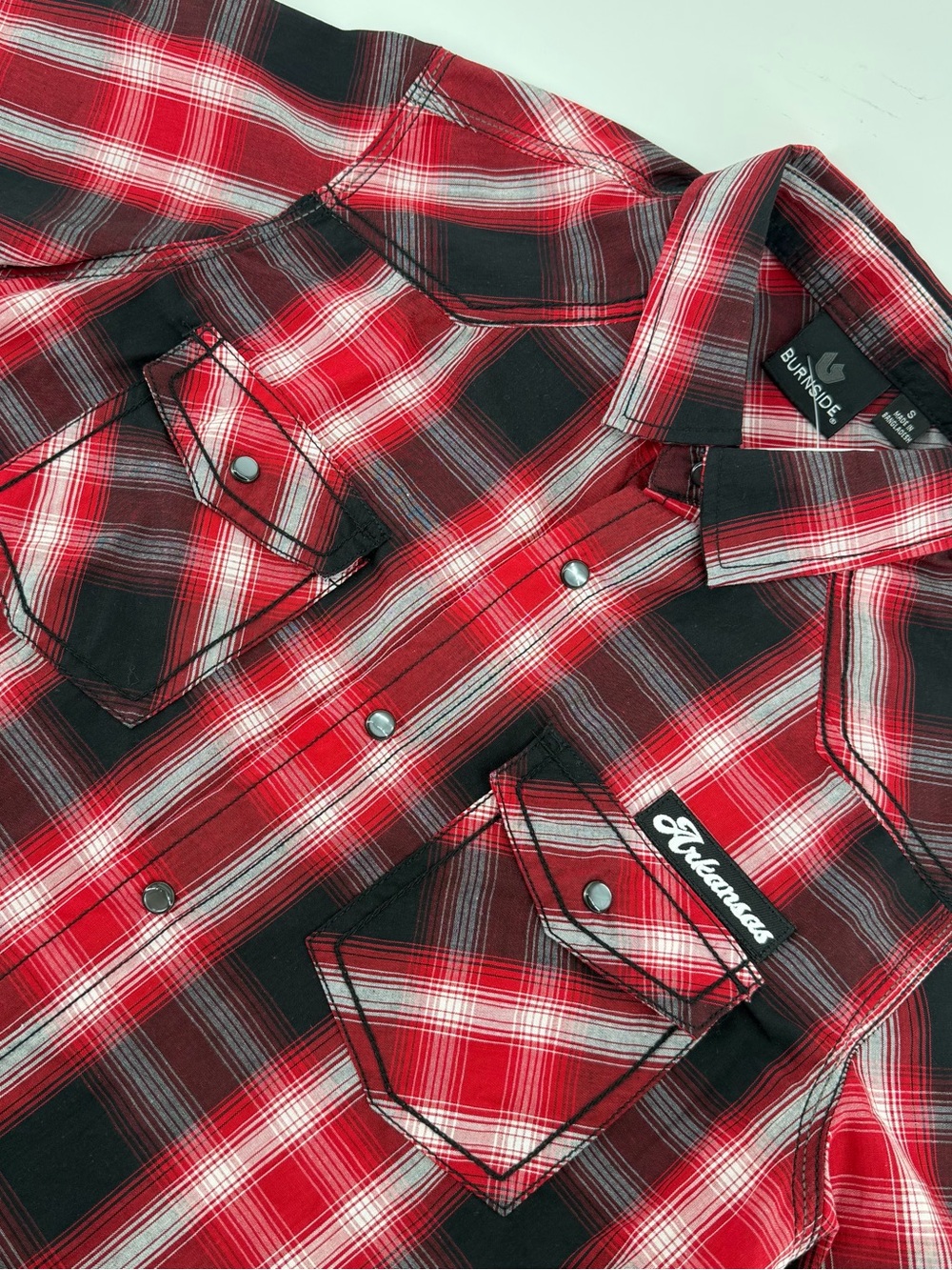 Burnside Small Mens Western Plaid Shirt Short Sleeve Red Black “Arkansas” Patch
